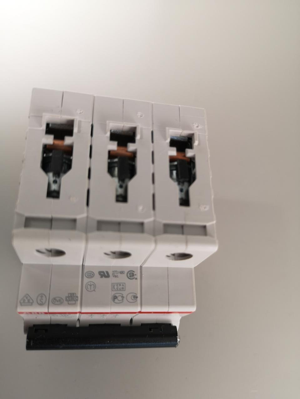 ABB S203 C10 Выключатель автоматический 2CDS253001R0104