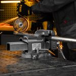 Тиски слесарные BVH-125, 125 мм, поворотные, стальная направляющая, с наковальней //Denzel