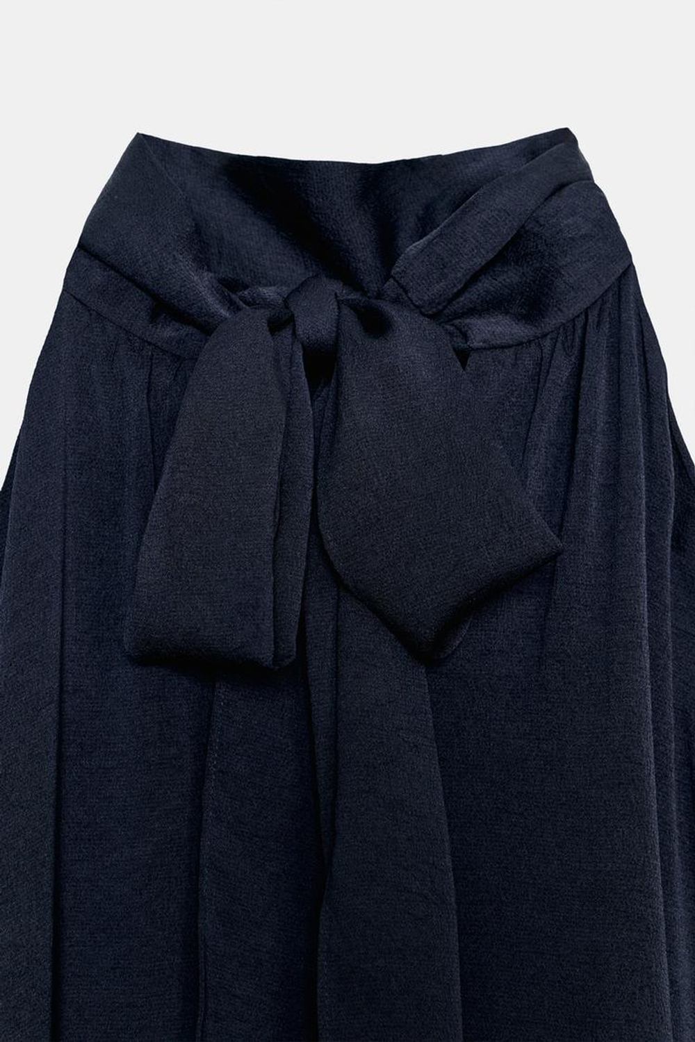 ZARA ПЛАТЬЕ МИДИ ХАЛТЕР С ВОЛАНОМ СНИЗУ, МОРСКОЙ СИНИЙ