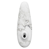 Мраморно-белый бесконтактный стимулятор для клитора Womanizer Classic 2 Marilyn Monroe White Marble WZ222SG2