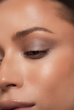 Стойкие тени-карандаш для век LONG LASTING EYESHADOW STICK
