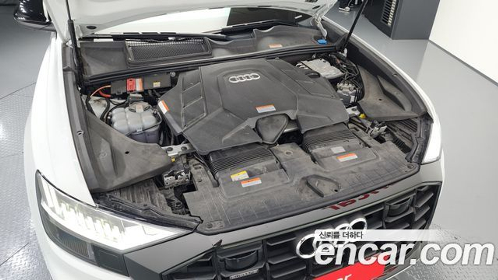 Audi Q8 55 TFSI Quattro Premium — 2023