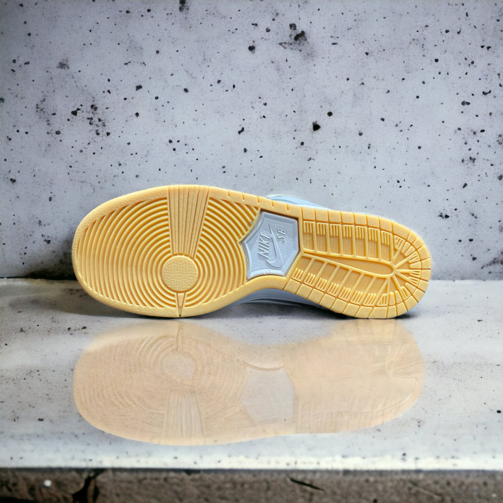 Nike SB Dunk Low • White Gray