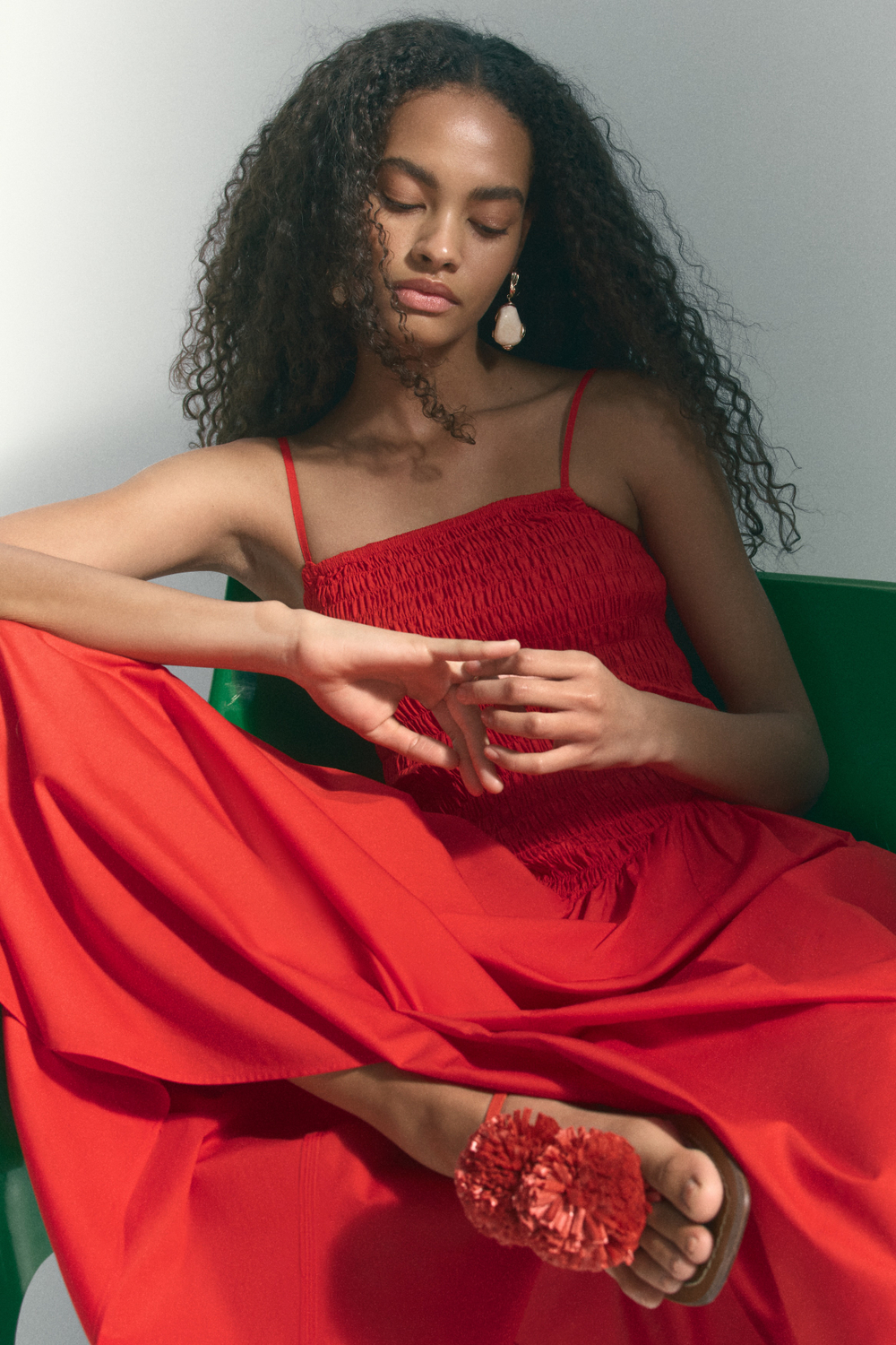 Платье макси со сборками и юбкой клёш - H&M