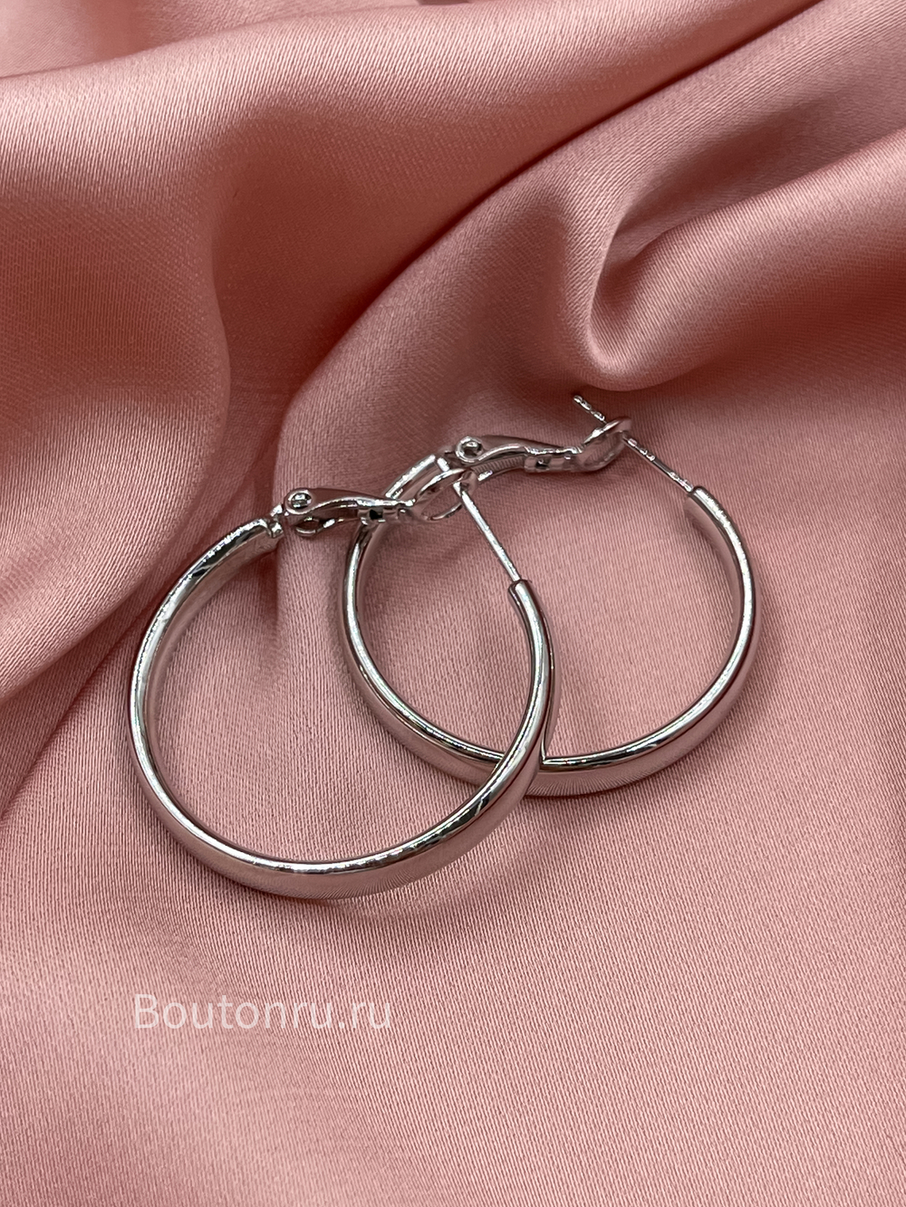 Серьги кольца серебристые