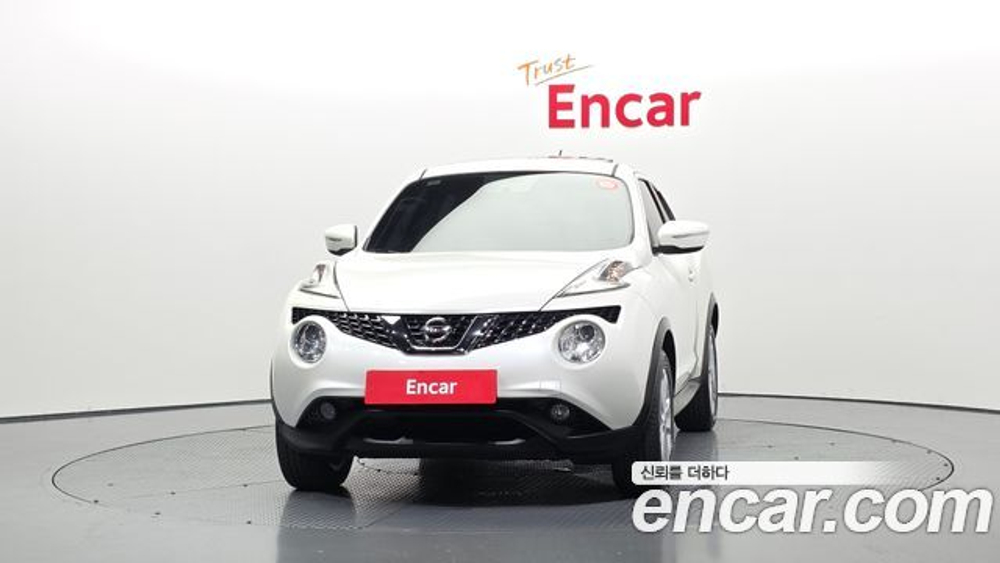 Nissan Juke 1.6 SV — 2017