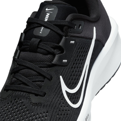 Кроссовки мужские NIKE Quest 6