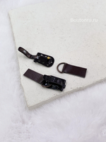 Шубный крючок коричневый