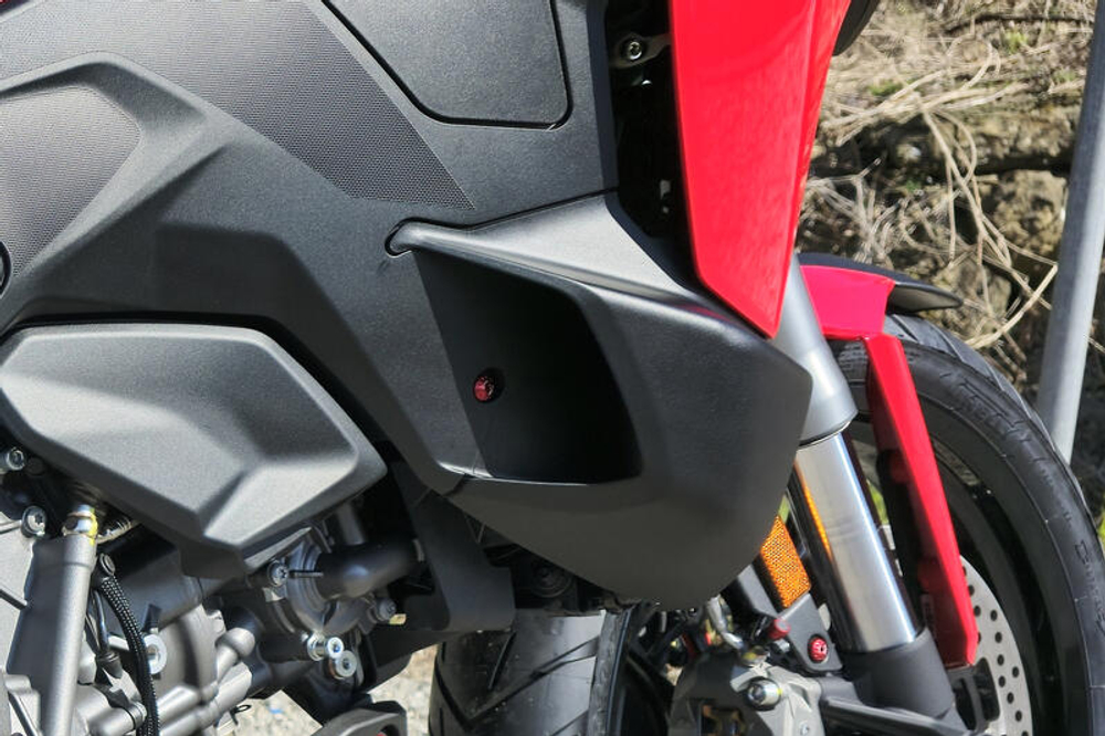 CNC Racing Болты крепления накладки Ducati Multistrada