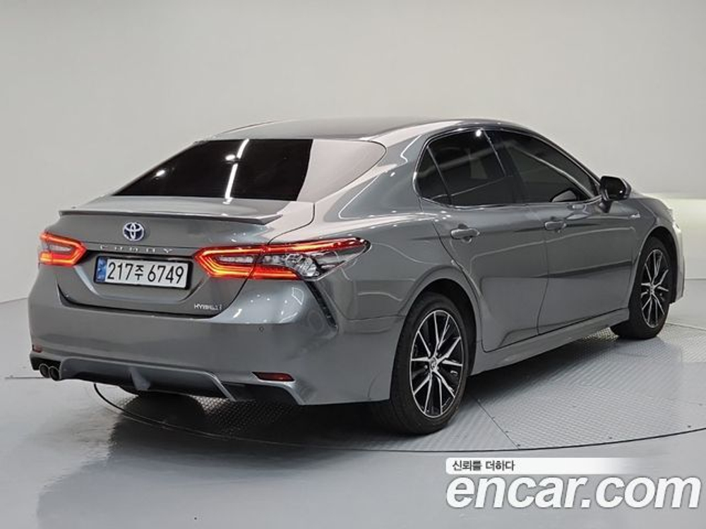Toyota Camry 2.5 XSE Hybrid — 2024