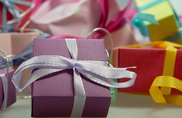 Что подарить ребенку на 2 годика? Универсальный ТОП-20 Что подарить ребенку на 2 годика? Универсальный ТОП-20