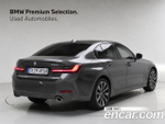 BMW 3-Series 320i — 2025