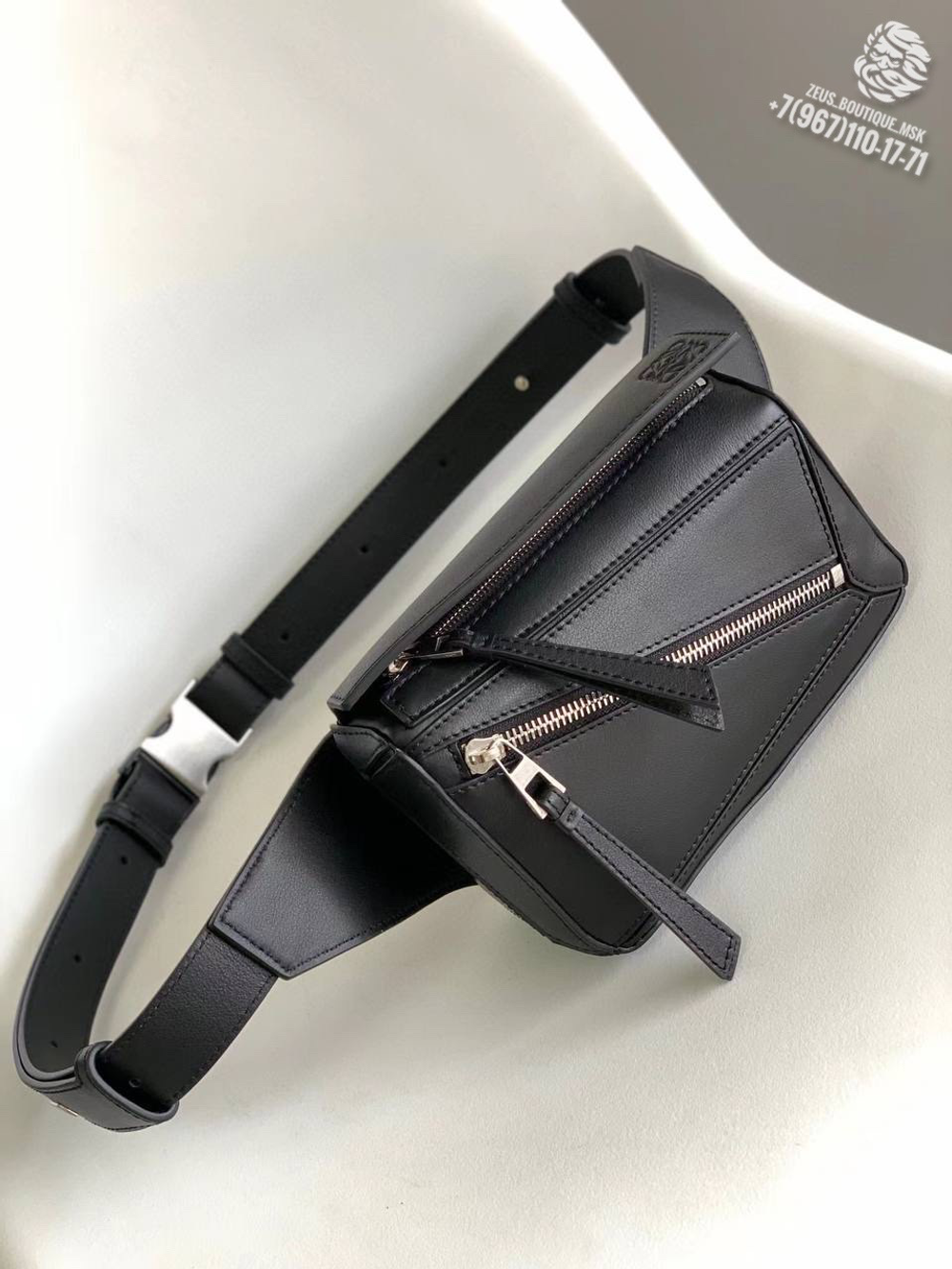 Нагрудная сумка Loewe