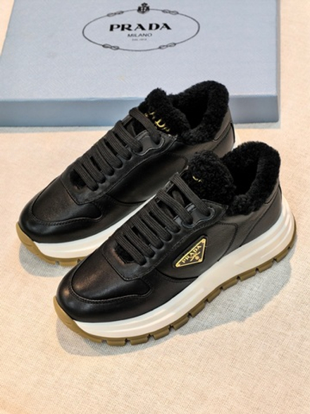 Кроссовки Prada