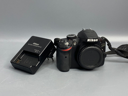 Nikon D3200 8.400 Кадров