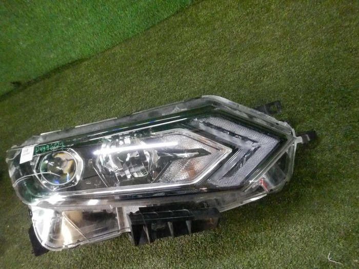 Фара правая Nissan Qashqai 2 j11 (17-23) галоген