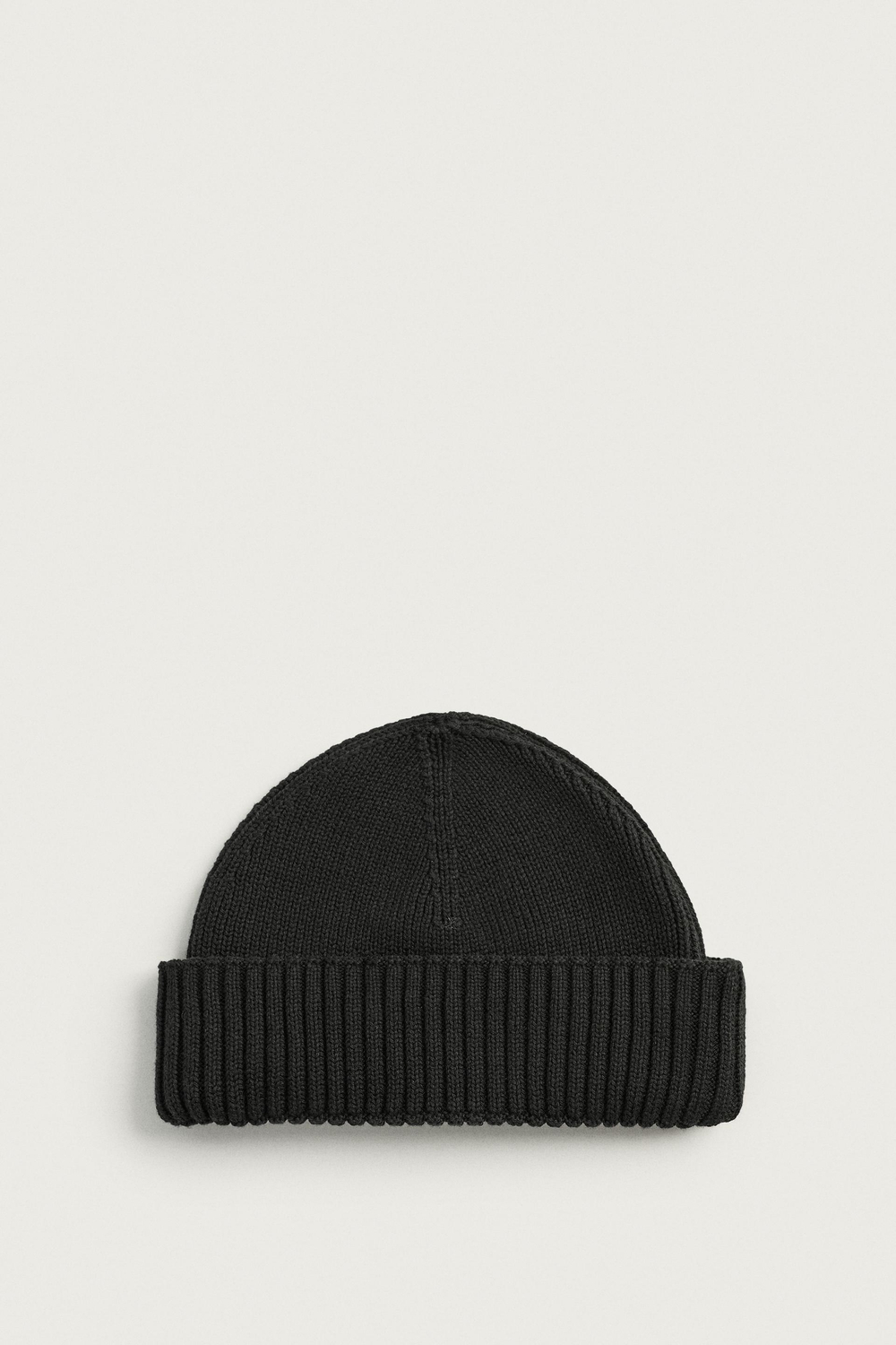 ZARA КОРОТКАЯ ШАПКА ИЗ СМЕСОВОГО ХЛОПКА, ЧЕРНЫЙ