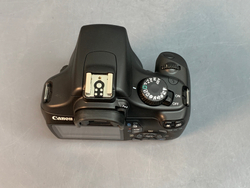 Canon EOS 1100D kit EF-S 18-55mm 3.5-5.6 ll 30 кадров