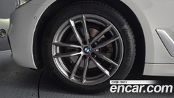 BMW 5-Series 520i M Sport — 2020
