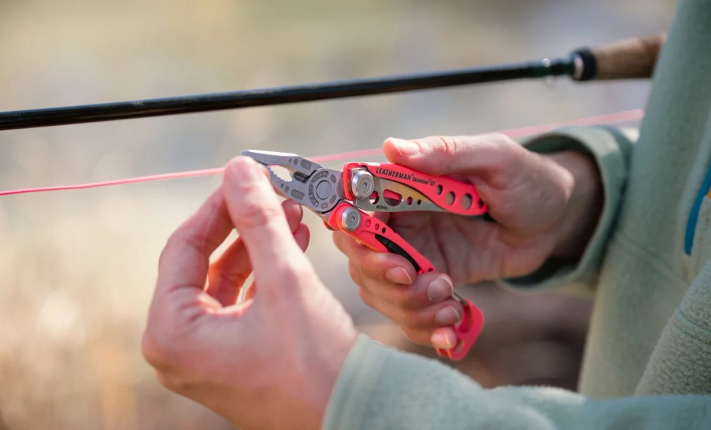 Мультитул LEATHERMAN Skeletool CX Guava