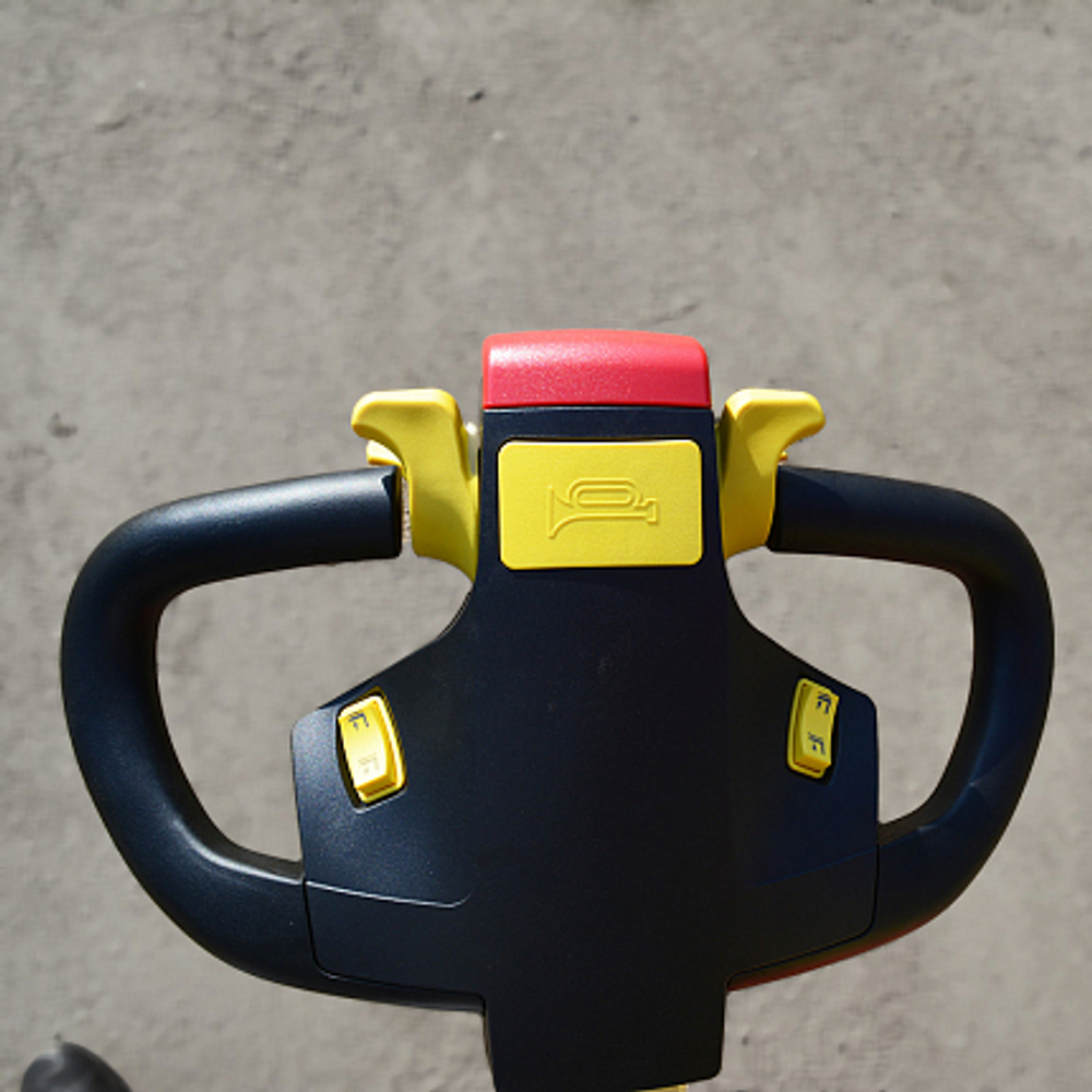 Самоходный ножничный подъемник OXLIFT QZ-050-070 (в/п 7 м, г/п 500 кг)