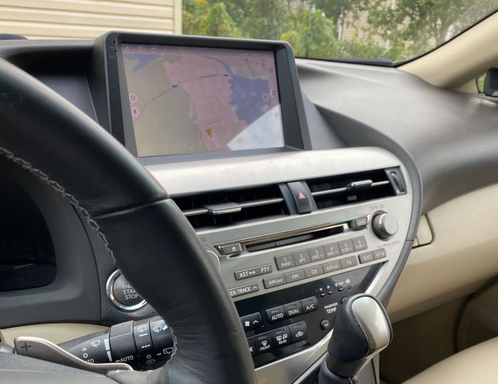 Магнитола для Lexus RX270, RX350 AL10 2009-2013 (ШГУ монохром, джойстик в комплекте, рамка тип 2) - Teyes CC3L монитор 9" IPS на Android 10, CarPlay, 4G SIM-слот