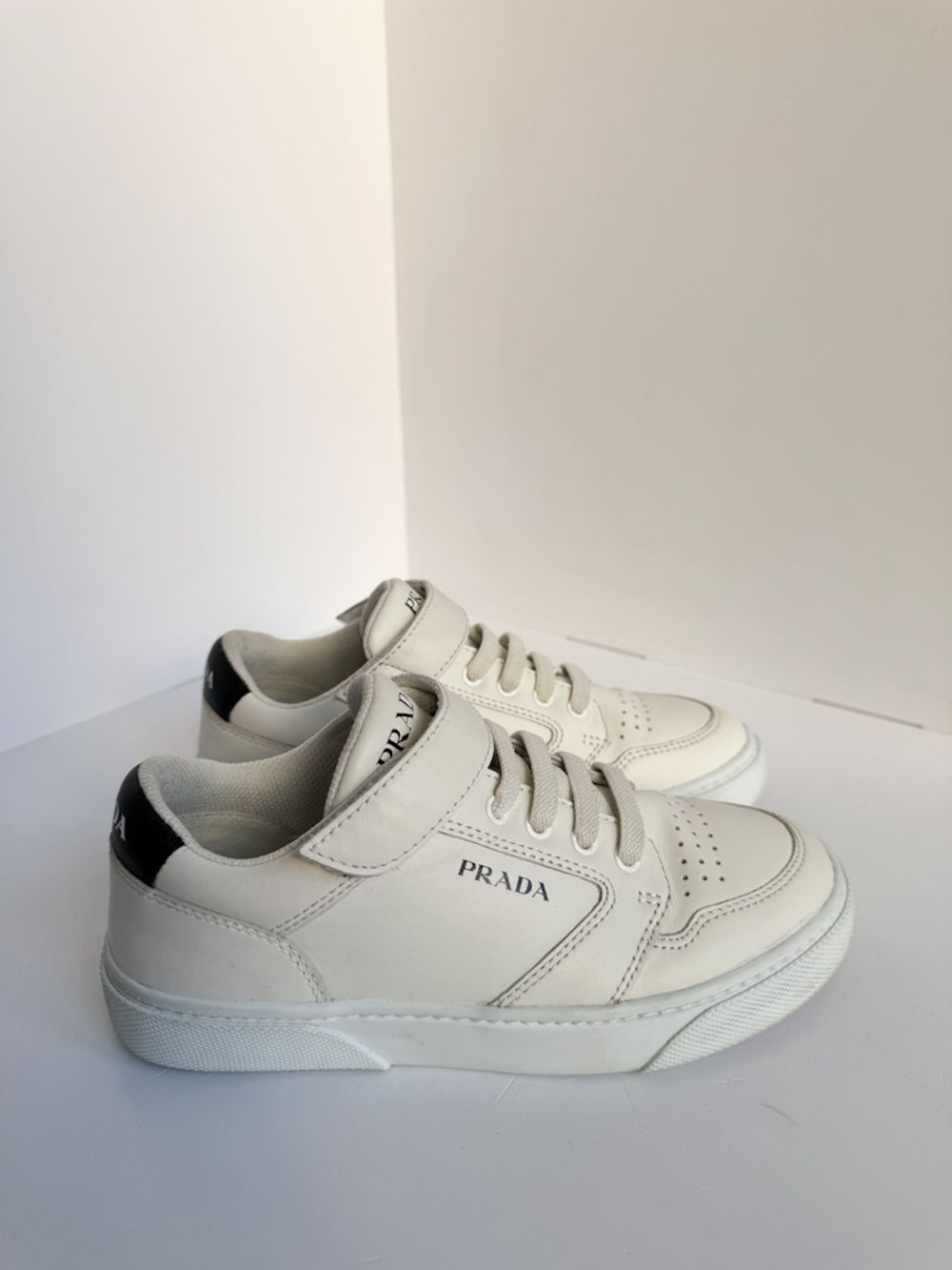Кожаные кеды Prada, 33