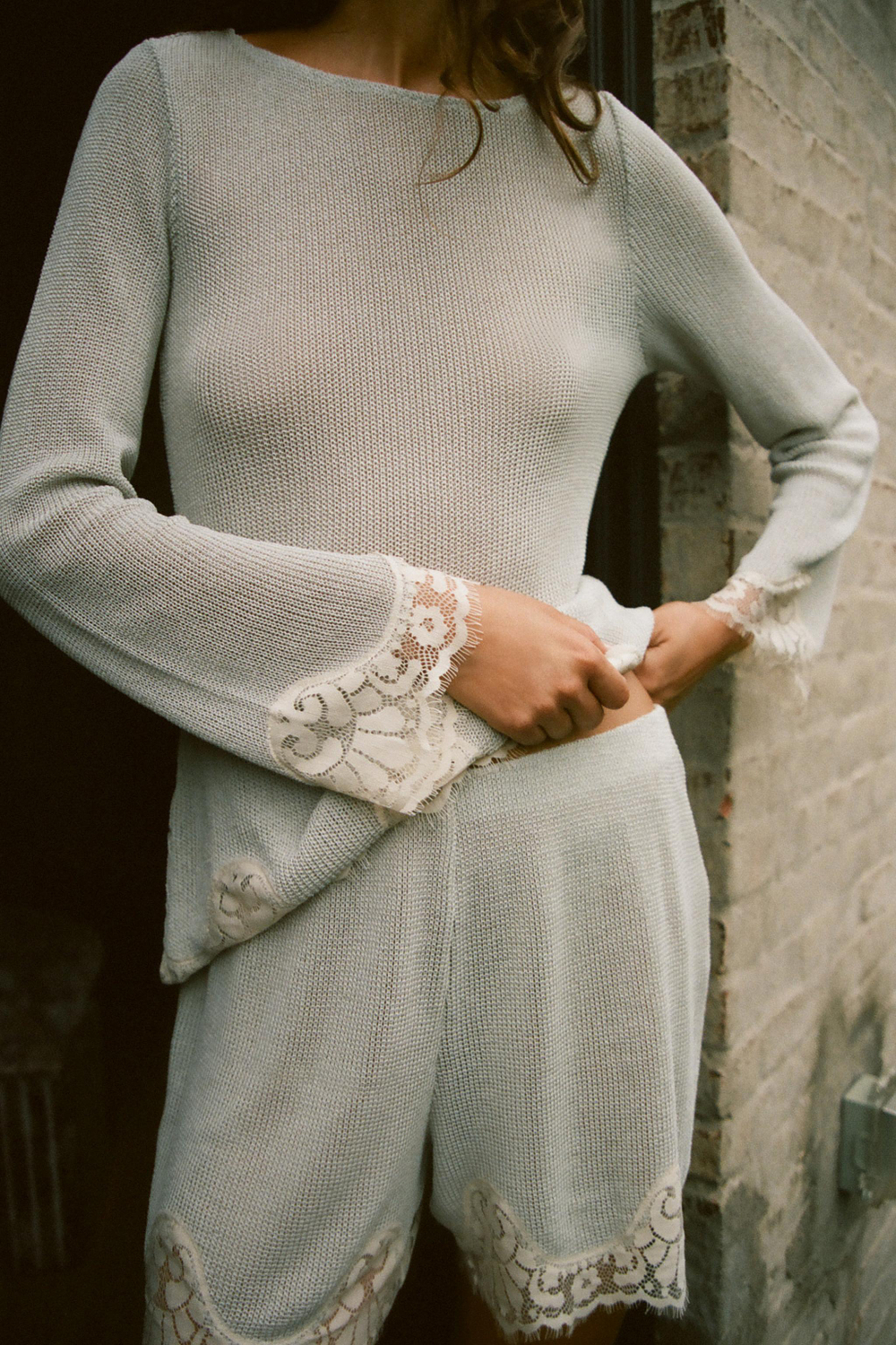 ШОРТЫ ИЗ ФАКТУРНОЙ ТКАНИ С КРУЖЕВОМ — ZARA