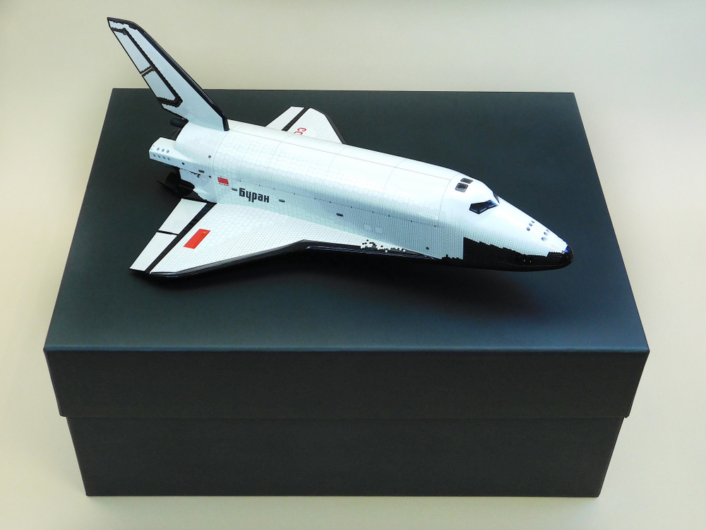 Модель космического корабля Буран (М1:100)