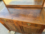 Старинный комод с зеркалом