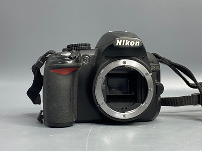 Nikon D3100 kit 18-55mm 25.000 кадров