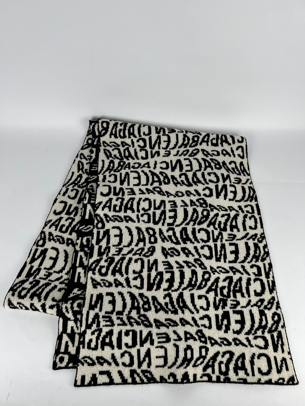 Шарф Balenciaga