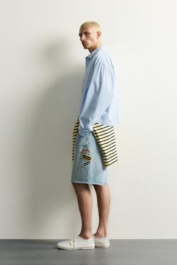 ZARA ДЖИНСОВЫЕ ШОРТЫ RELAXED FIT С НАШИВКАМИ, СИНИЙ