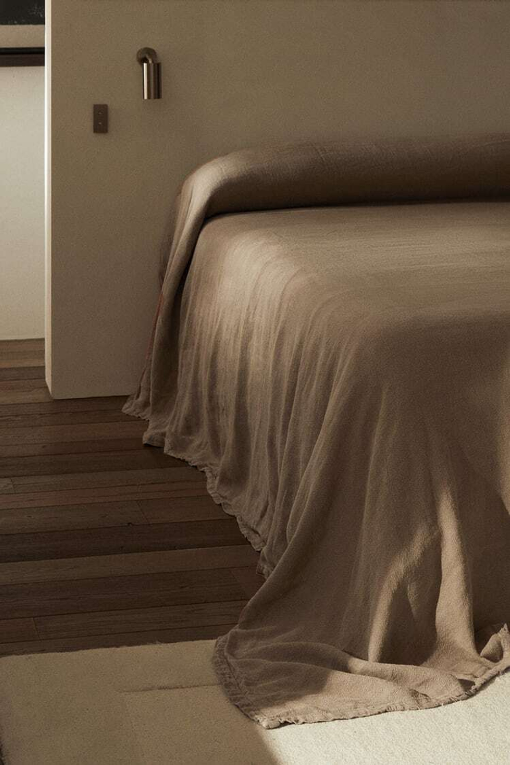 ZARA HOME ПОКРЫВАЛО ИЗ ПОСТИРАННОГО ЛЬНА, КОРИЧНЕВЫЙ
