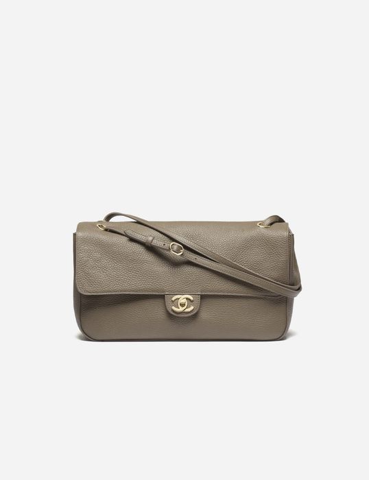 Сумка Chanel Maxi Flapbag Grained Calfskin & Gold-Tone Metal 