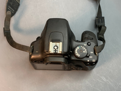 Canon 1000D kit 18-55mm 3.5-5.6 II 3.270 кадров