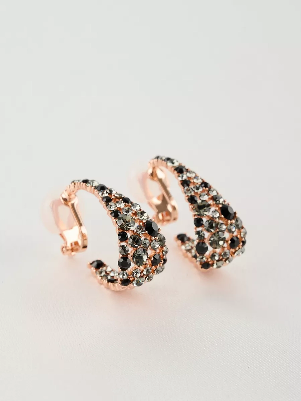 Клипсы Россыпь из серо-черных камней Swarovski