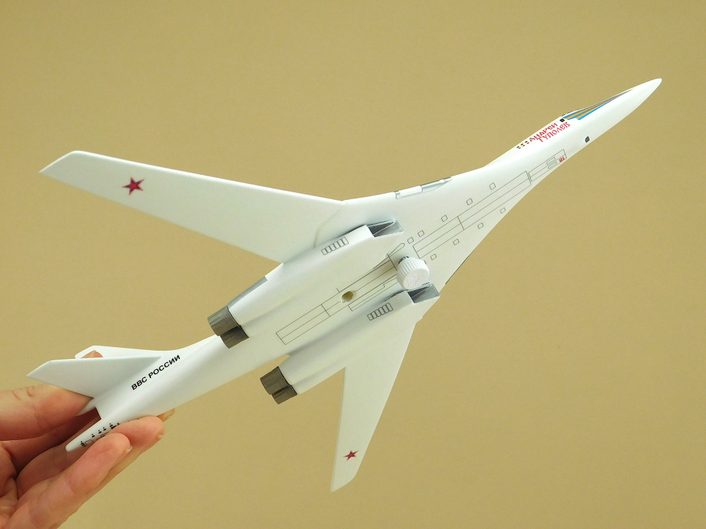 Модель самолета Ту-160 (М1:200, RF-94111, Андрей Туполев)