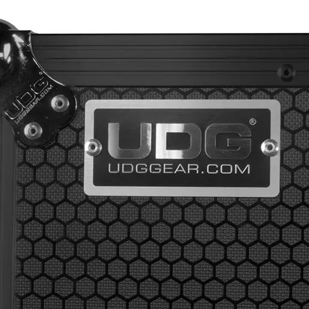 Кейс UDG Ultimate Flight Case Pioneer XDJ-RX3 Black Plus (Wheels)