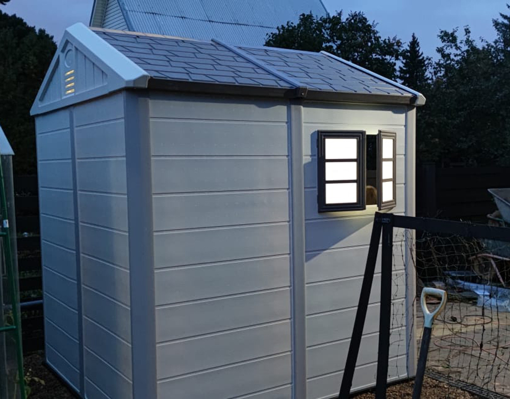 Садовый пластиковый сарай HouzBlock Comfort-2 7,5x7,5