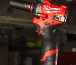 Аккумуляторный гайковерт Milwaukee M12 FCIWF38G3-0 4933493451