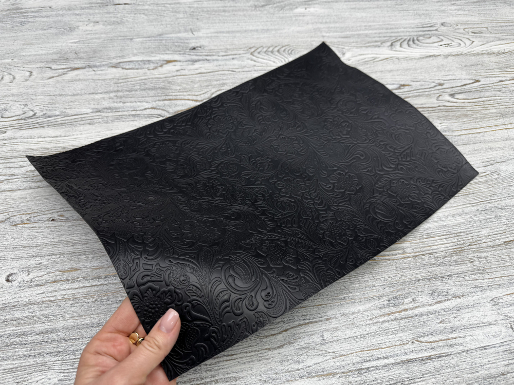 Панели кожи растительного дубления Charro Nero от La Perla Azzurra