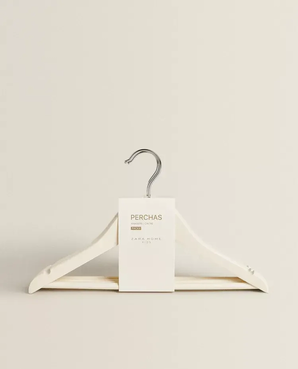 ZARA HOME ДЕТСКИЕ ВЕШАЛКИ ИЗ ДЕРЕВА (НАБОР ИЗ 4 ШТ.), ЖЕЛТОВАТО-БЕЛЫЙ