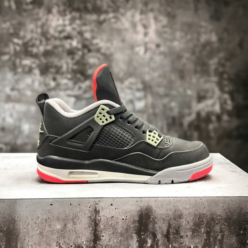 Nike Air Jordan 4 • Black/Red