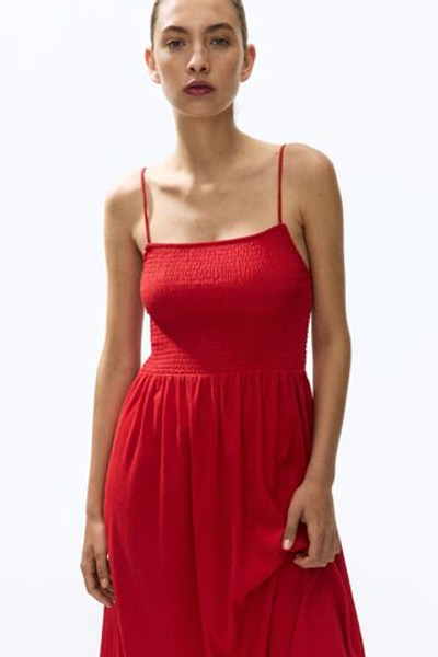 Платье с рюшами и бретелями - H&M