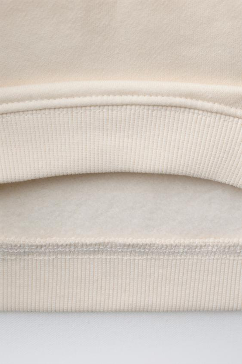 ZARA БАЗОВЫЙ КОМПЛЕКТ ИЗ ТОЛСТОВКИ И БРЮК-ДЖОГГЕРОВ, ЭКРЮ