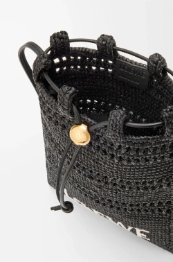 Loewe Сумка-мешок Patch Crochet на шнурке из телячьей кожи и рафии, черный