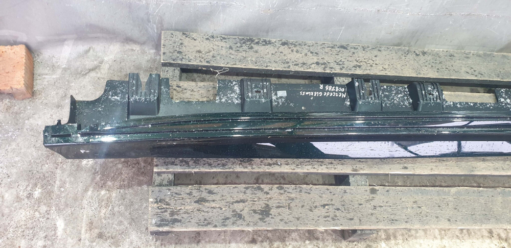 Накладка порога правого Mercedes GLE (V167)  Б/У Оригинал A1676982301