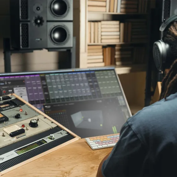 Universal Audio Apollo x16D Essentials+ Edition Silver