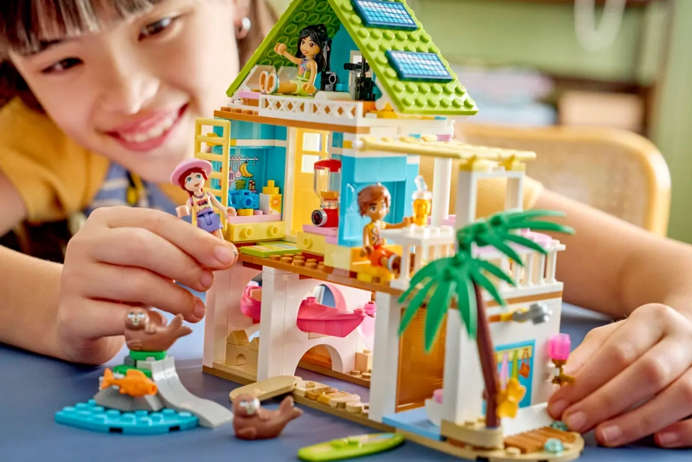 Конструктор LEGO Friends 42699 Beach House with Seals